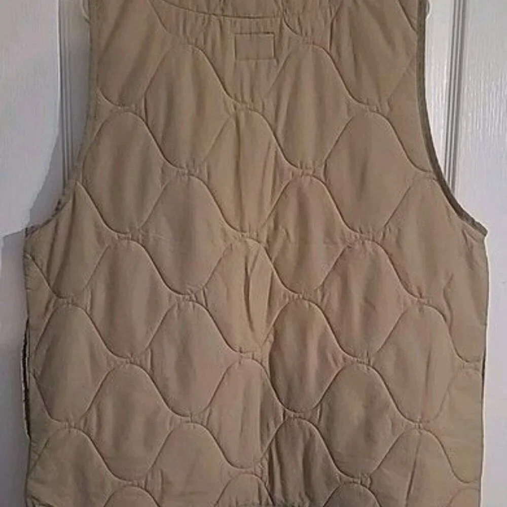 Nike Therma-FIT Military Insulated Men's Size Small Khaki Vest DX0890-247 New